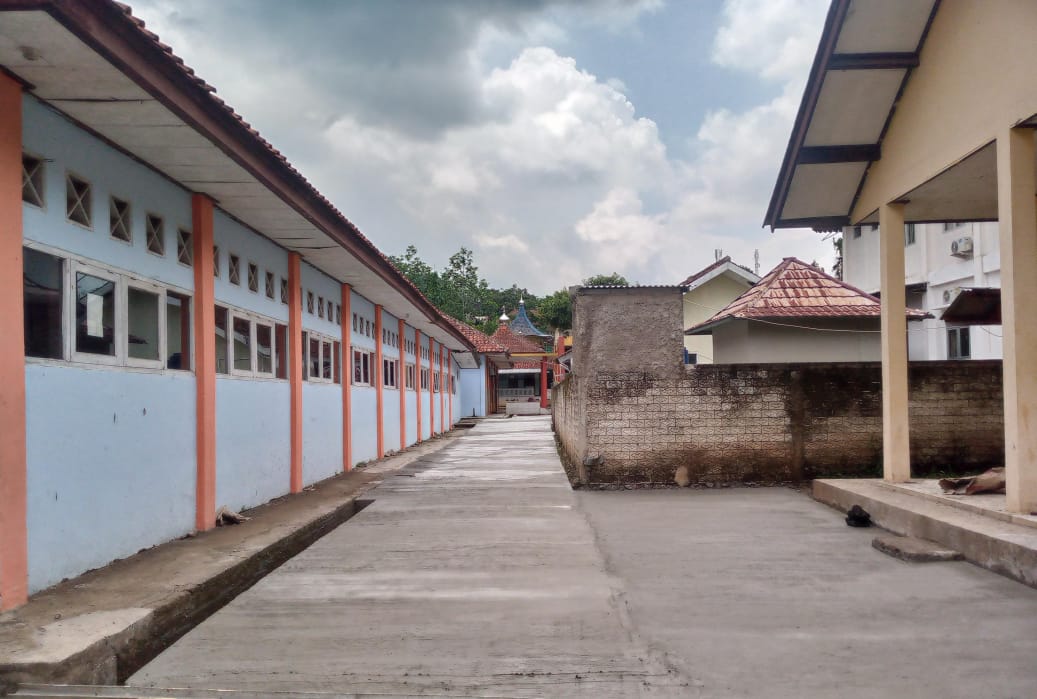 Foto: Kondisi jalan utama SMKN 1 Pagelaran